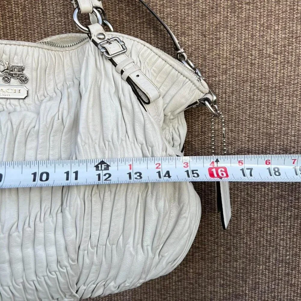 Coach Y2K Madison Sophia gathered leather satchel in a white Bone RARE - Picture 5 of 8